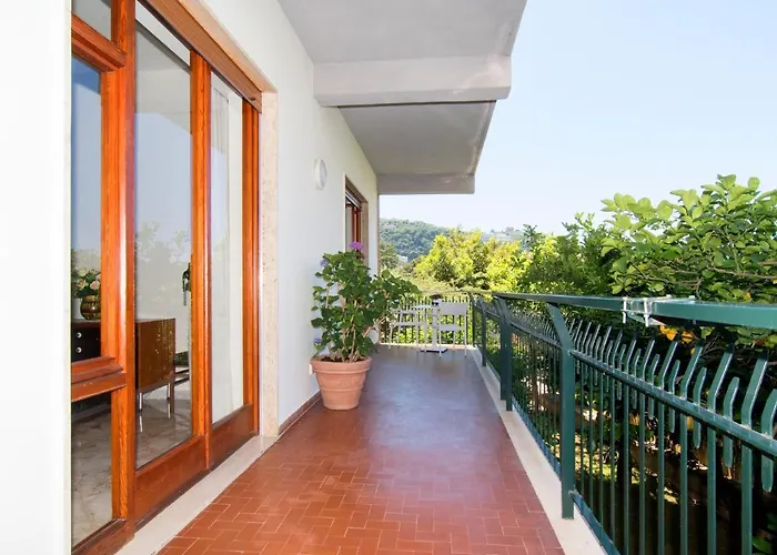 Casa Enza, For Up To 5 People, Center Appartement Sorrente